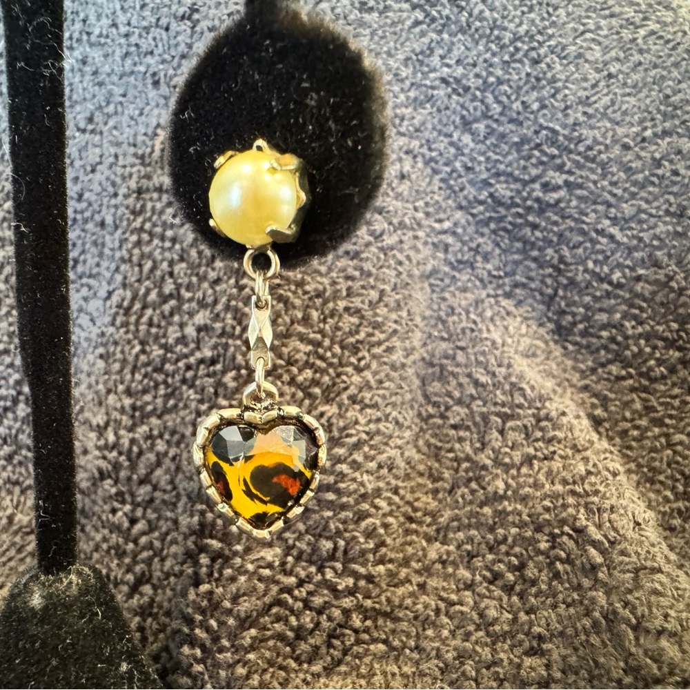 Betsy Johnson heart earrings